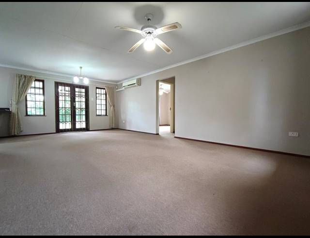 3 BEDROOM TOWNHOUSE FOR SALE IN HAYFIELDS